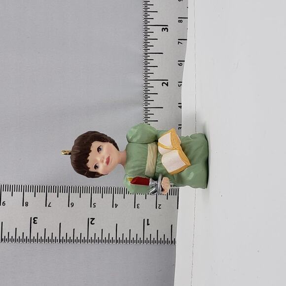 1996 Hallmark Payer for Peace Handcrafted Keepsake Holiday Christmas Ornament. - Picture 8 of 8